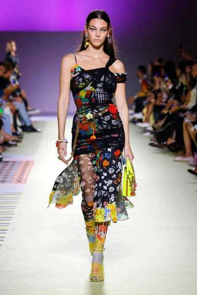 Look 50